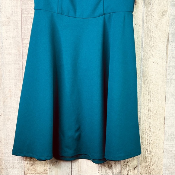 BCX Buckle Back Size 3 Sleeveless Skater Dress w/Back Zipper Closure - Picture 5 of 12